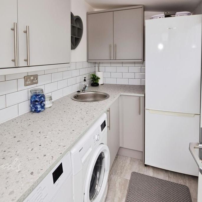 2 bedroom terraced house to rent - Photo 1