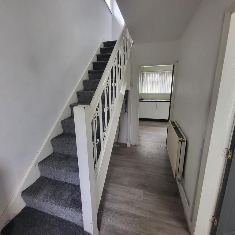 3 bedroom semi-detached house to rent - Photo 1