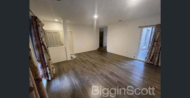 Three Bedroom Townhouse in Premium Position - Photo 1