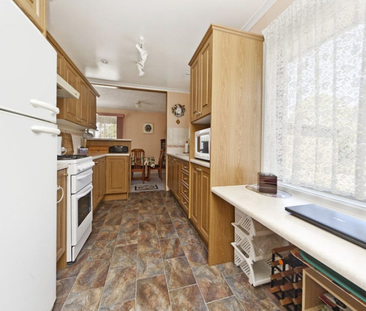 3 Bedrooms + Rumpus + Side Access - Photo 3 | Rentumo