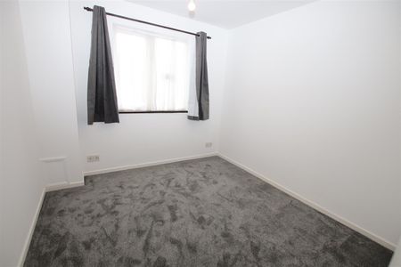 1 bedroom Maisonette to let - Photo 2