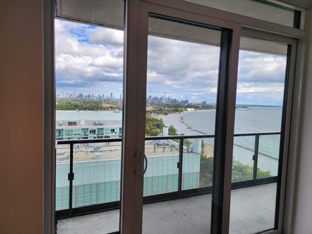 For Lease - 1926 Lakeshore Boulevard, Toronto, Ontario - Photo 3