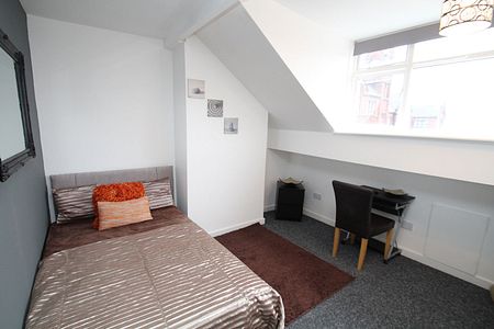 3 Bed - 19 Pennington Street, Woodhouse, Leeds - LS6 2JP - Student - Photo 5