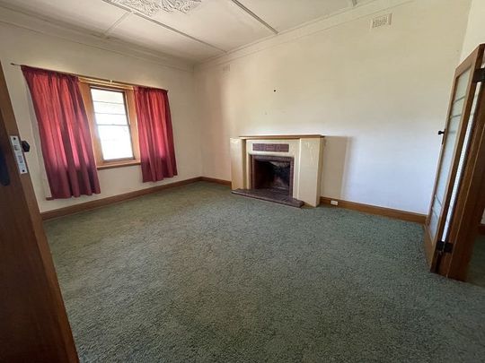 Charming 3-Bedroom Home - Photo 1