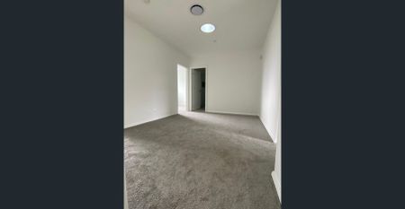 4 bed close to amenities - Photo 5