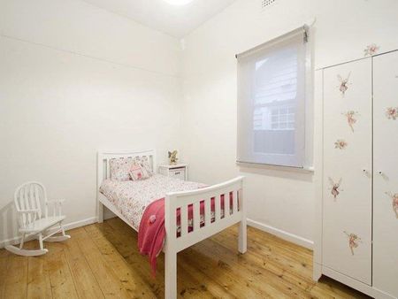 CHARMING ABODE - Photo 4