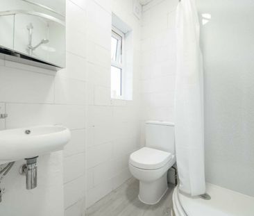 Churchmead Road, NW10, London - Photo 3