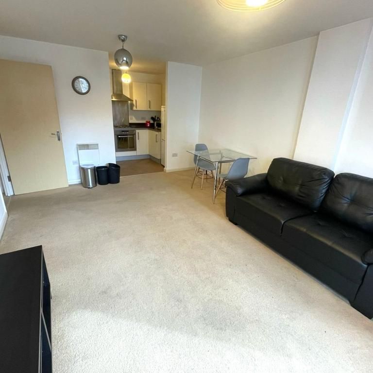 2 bedroom flat to rent - Photo 1