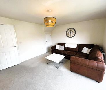 3 bedroom semi-detached house to rent - Photo 2