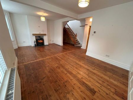 4 bedroom detached house to rent - Photo 3