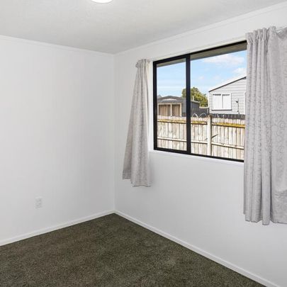 Papakura living! - Photo 1