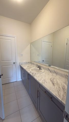 For Lease - 37 Bavenden Crescent, Brampton, Ontario - Photo 5