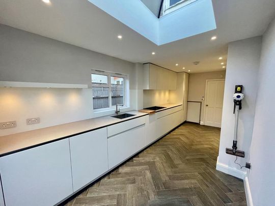 4 bedroom terraced house to rent - Photo 1