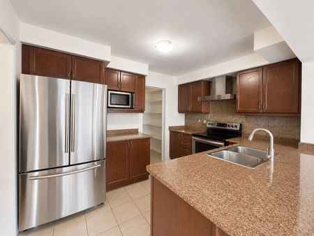 For Lease - 233 Remembrance Drive, Brampton, Ontario - Photo 2