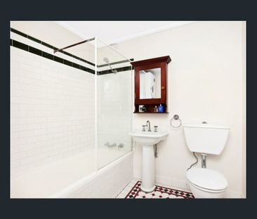 Charming Two Level Townhouse in Heart of Erskineville - Photo 6