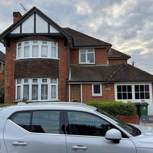 4 bedroom detached house to rent - Photo 2