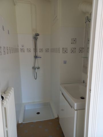 Location Appartement 2 pièces 51m² VICHY 03200 - Photo 5