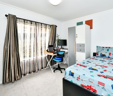 Spacious Family Living - Photo 3