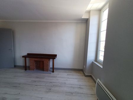 location Appartement T4 DE 120.75m² À VILLEFRANCHE DE LAURAGAIS - Photo 2