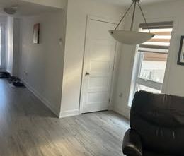 Très Beau Appartement De 2 Chambres - Photo 2