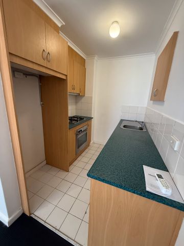 "Essendon Lifestyle Made Easy – Power and Water Included" - Photo 5