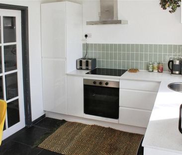 2 bedroom terraced house to rent - Photo 3