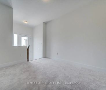 Condo Townhouse For Lease | E9033646 - Photo 3