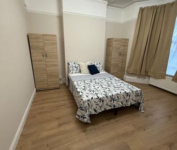 Room in a Shared Flat, London, N17 - Photo 4