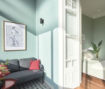Room in a shared 7-bedroom apartment for rent in Lisbon, perfect for professionals or students - Photo 6
