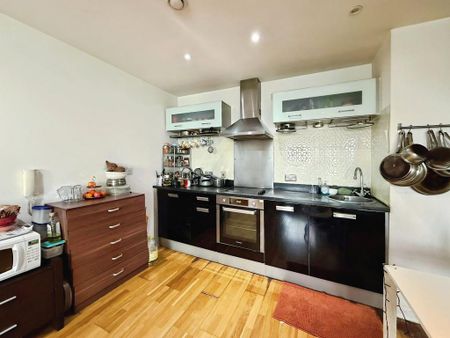 2 bedroom flat to rent - Photo 5