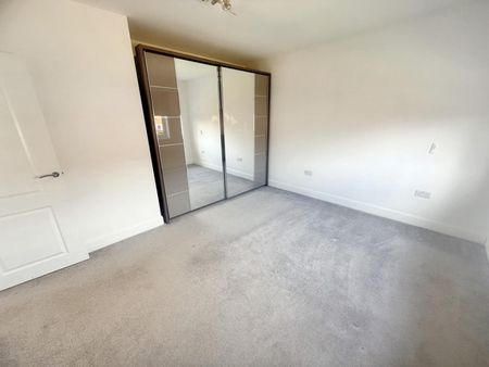 4 Bedroom Detached House - Photo 5