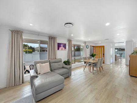 37 Ramsay Crescent, Golden Beach QLD 4551 - House For Rent | Domain - Photo 2