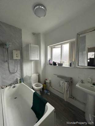 3 bedroom property to rent in Manchester - Photo 5