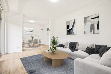 Air-Conditioned Two-Bedroom Unit with Laminate Timber Flooring, Single Car Space and Swimming Pool in the Complex! - Photo 4