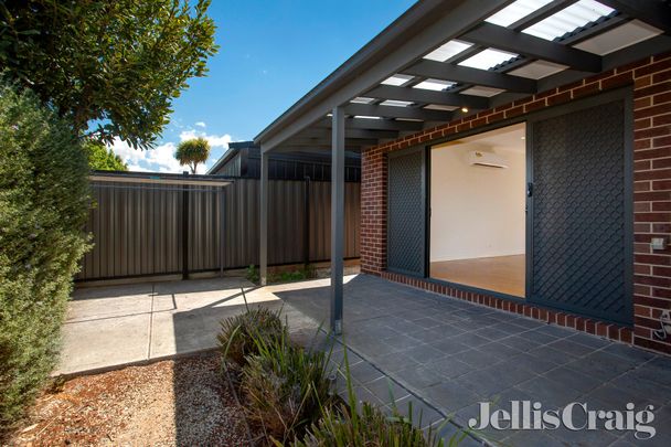 4/89 St Vigeons Road, Reservoir - Photo 1