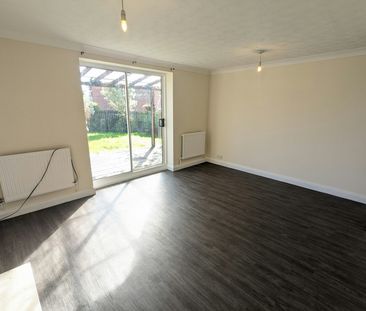 Detached house to rent on - Photo 3