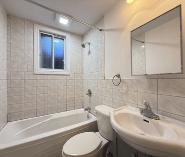 6049 39e Avenue, #A - Photo 5