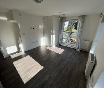 2 bedroom property to rent - Photo 1