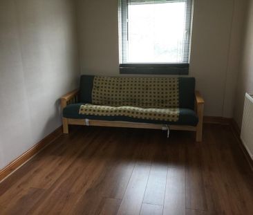 1 bedroom property with land to rent - Photo 3
