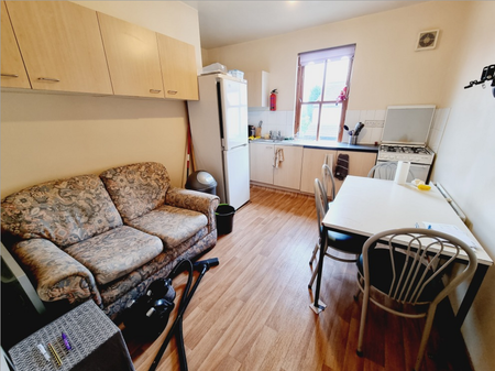 4 Bed Student Accommodation - Photo 5