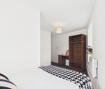 Room in a Shared Flat, Smithdown Road, L15 - Photo 6