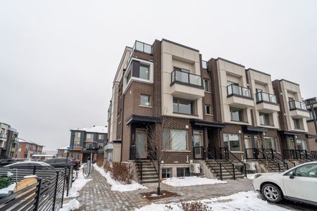 For Lease - 635 Makwa Private, Manor Park - Cardinal Glen and Area, Ontario - Photo 2