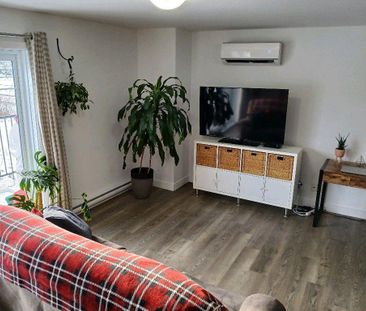 Grand 5 1/2 style condo à louer - Photo 1