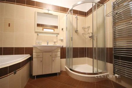 Pronájem nadstandartního bytu 3+kk s šatnou a 30 m - Фото 5