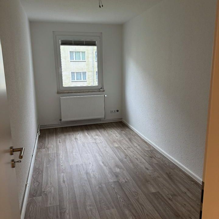 Moderne 3- Raumwohnung mit toller Aussicht und Balkon - Photo 1