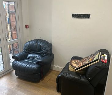 4 Bed Semi-Detached House, Thornford Road, SE13 - Photo 6