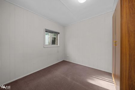 Newly Renovated 2 Bedroom Unit - Photo 4