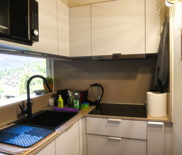 FOR RENT Charming furnished 2 ½-room apartment on the edge of a forest - Photo 3