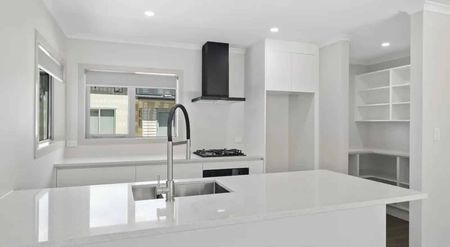 Stunning on Noni Street! - Photo 2