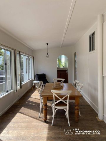 Coastal Living Made Easy – Fully Furnished with Pool, Entertaining Deck & Walk to Metung Village. - Photo 3